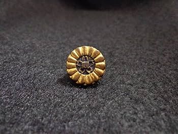 叙勲記念 菊花紋章 バッジ　菊紋　記章　徽章　襟章　勲章　皇室　叙勲 桐箱 Amazon | 1960年代 レトロ 新宿御苑 参観記念章 菊紋に桜の記章
